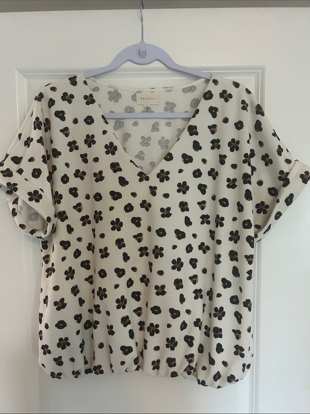 MELLODAY Cream Floral Spot V-Neck Blouse